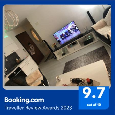 Lovely 2 bedroom condo in Gjilan. Buitenkant foto